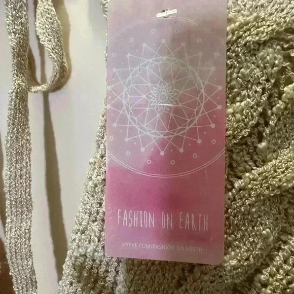 NWT FASHION ON EARTH SIZE SMALL - Picture 9 of 9